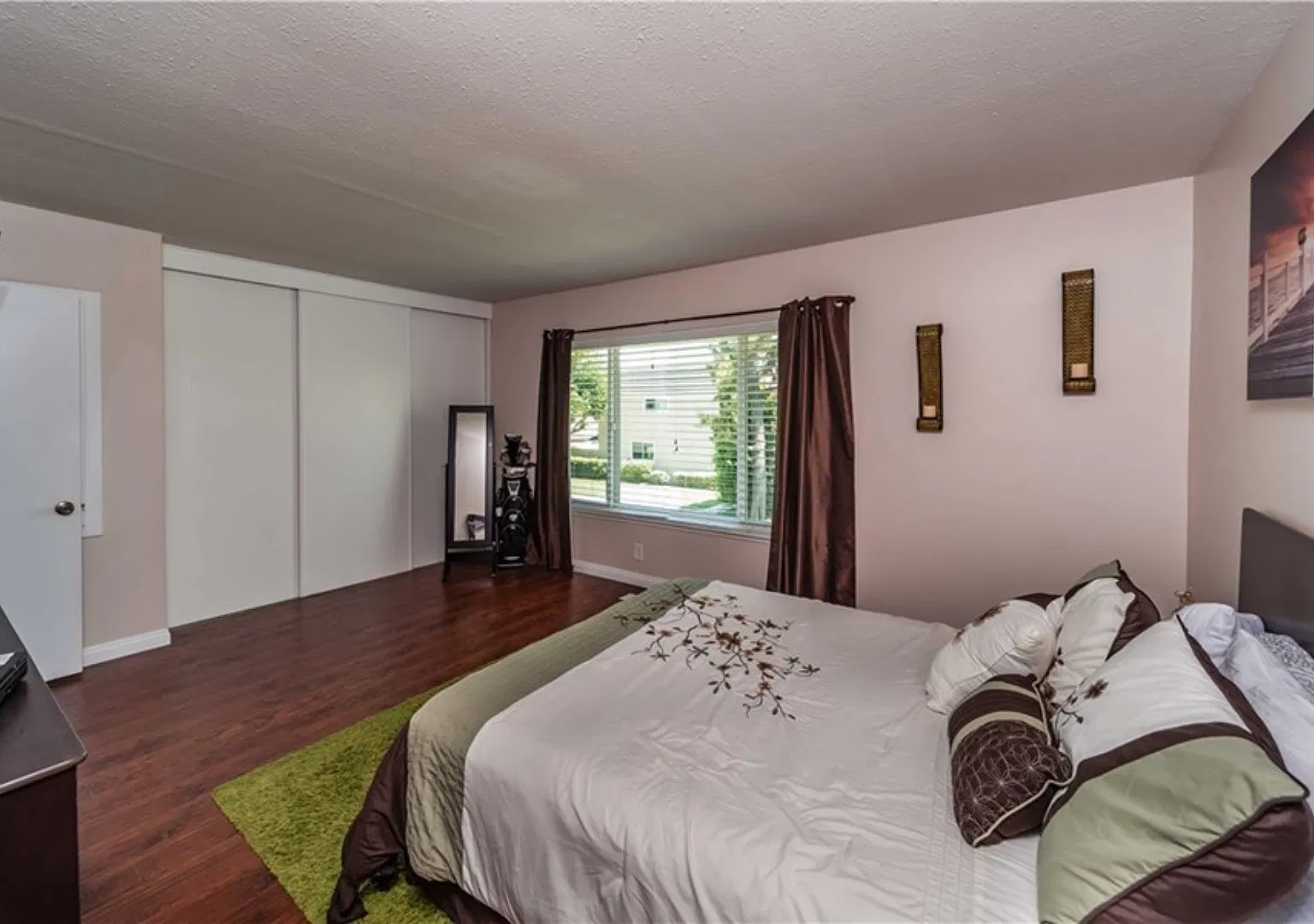 3 bed, 2.5 bath, 1320 sqft, $3,850 — Photo 4