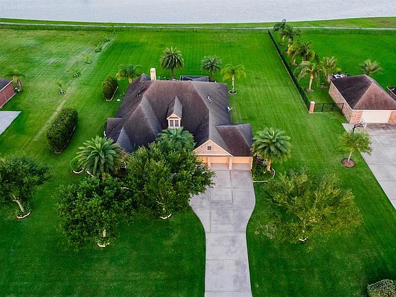 5th image of 1868 Lake Landing Dr