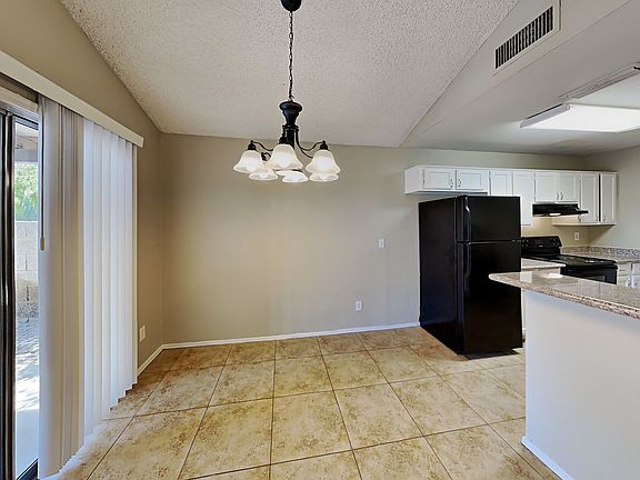 5th image of 337 S Los Feliz Dr