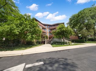 706 Waukegan Rd #C203, Glenview, IL 60025