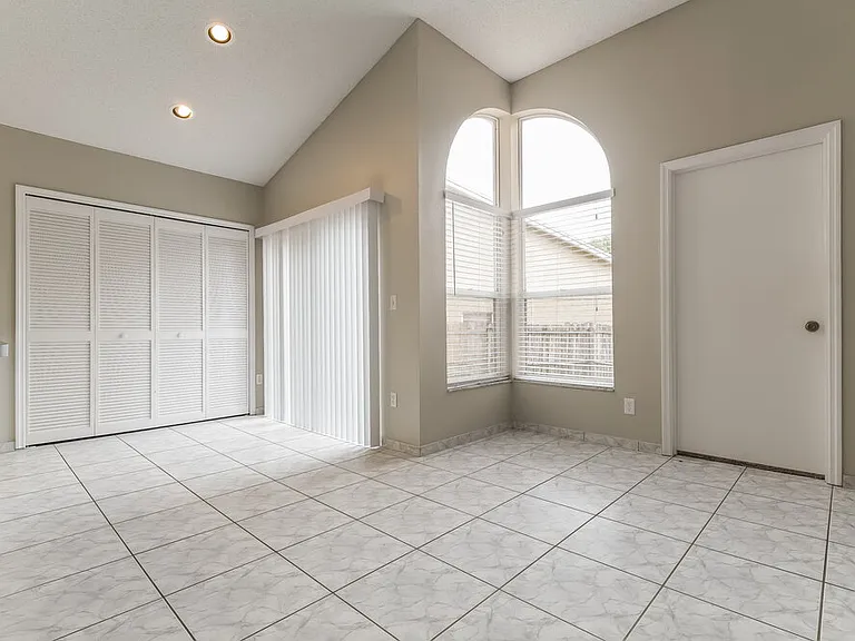 8853 Parliament Ct — Photo 7