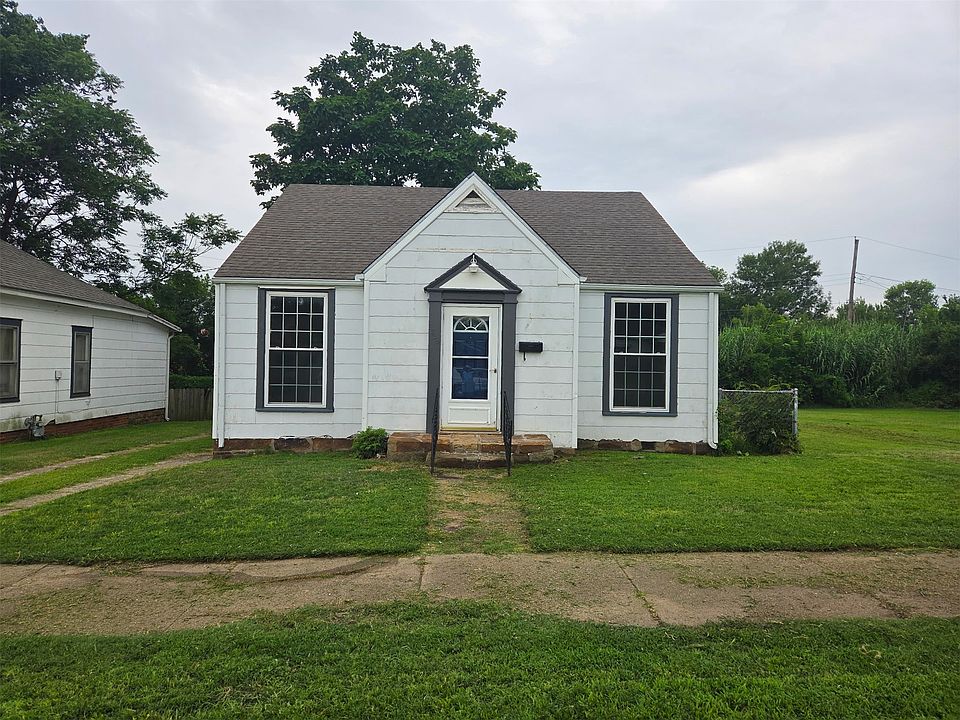 1st image of 1329 S Armstrong Ave