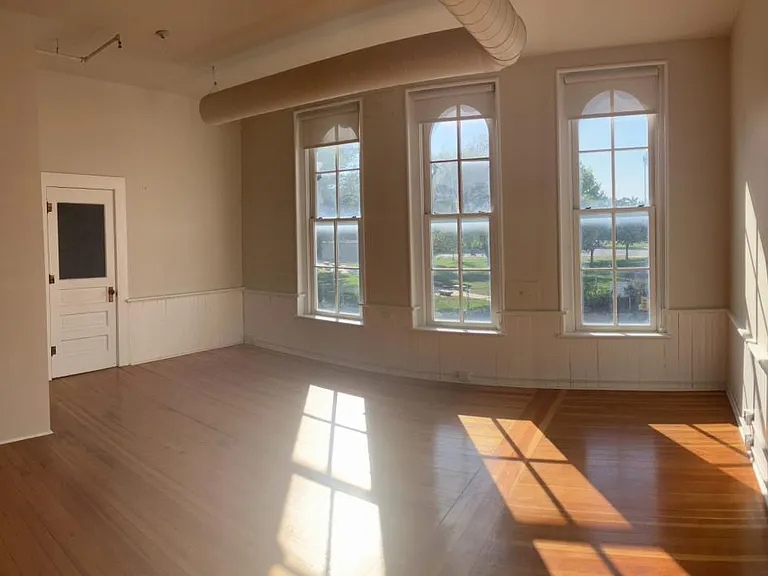 102 E Washington St #203 — Photo 1