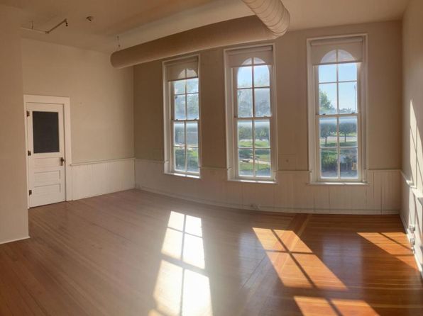 102 E Washington St APT 203