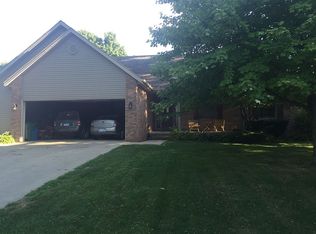 7860 Almont Rd, Almont, MI 48003