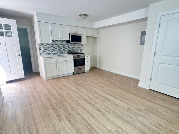 137 Sommer Ave #BASEMENT