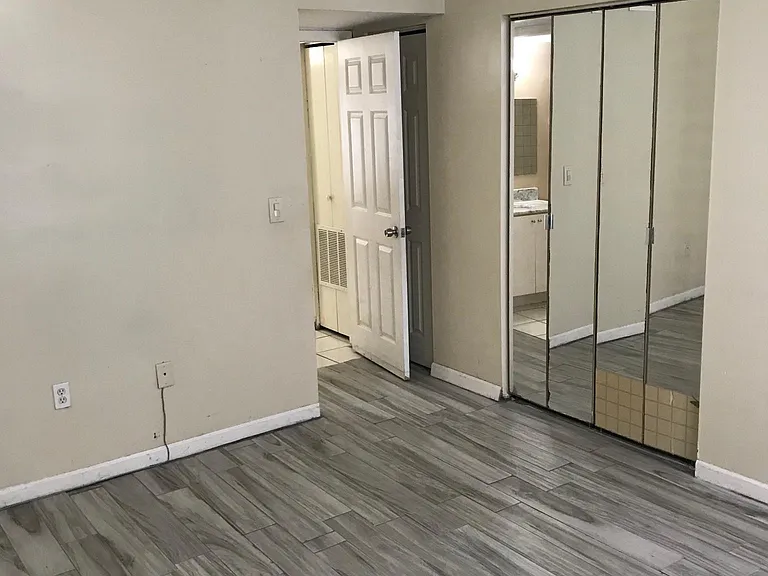 8606 Champlain Ct #98 — Photo 16