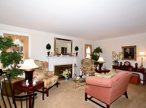 3rd image of 1719 N 79th Ct