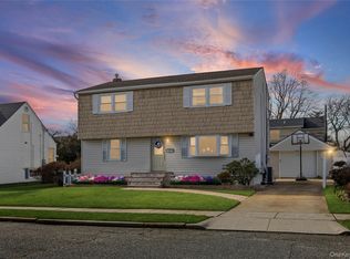 24 Ferndale Drive, Hicksville, NY 11801