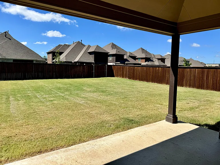 447 Prairie View Dr — Photo 33
