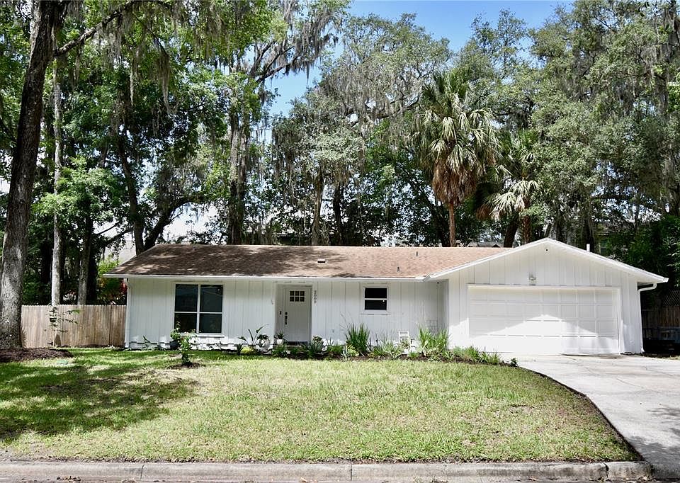 1st image of 2000 SW 11th Ter