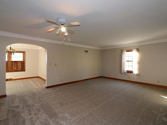 2nd image of 1208 Okoboji Ave