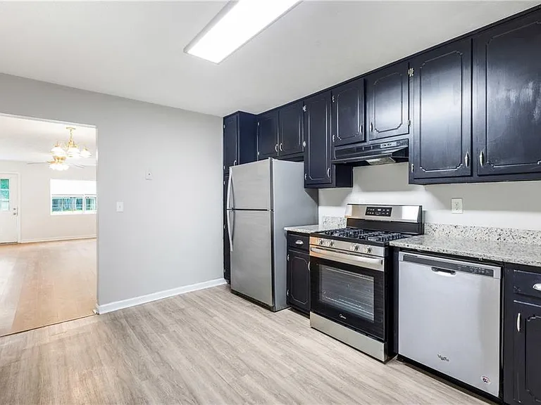 6290 Love St #B — Photo 6