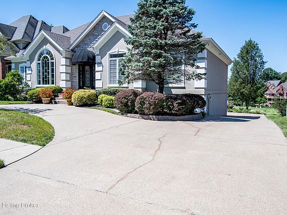 3rd image of 15014 Forest Oaks Dr