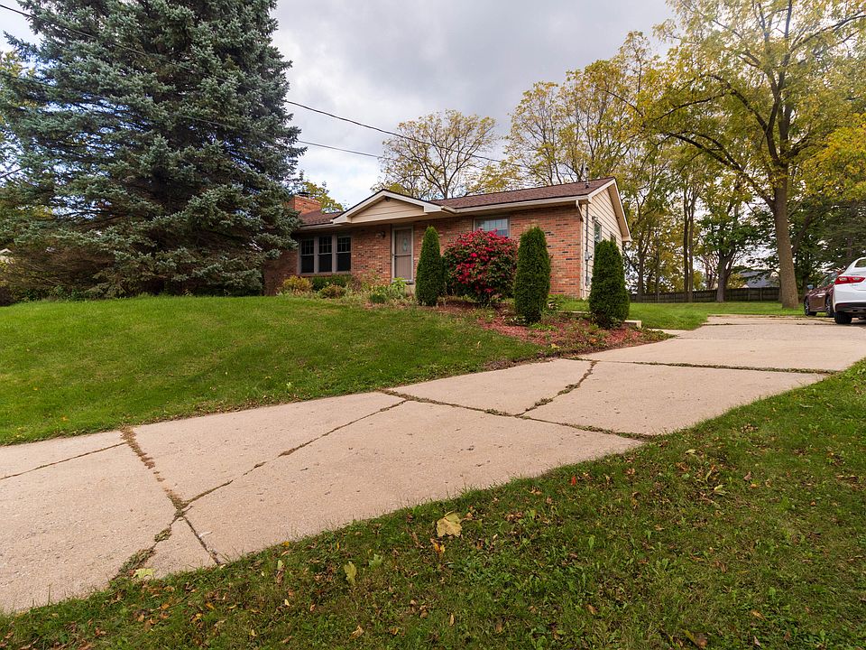 1st image of 340 Bona Vista Dr NW