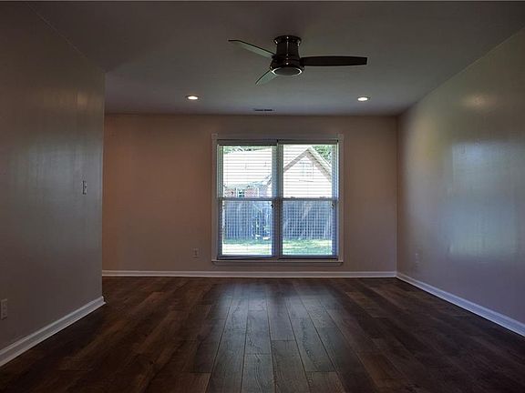 5th image of 2258 Saint Marshall Dr