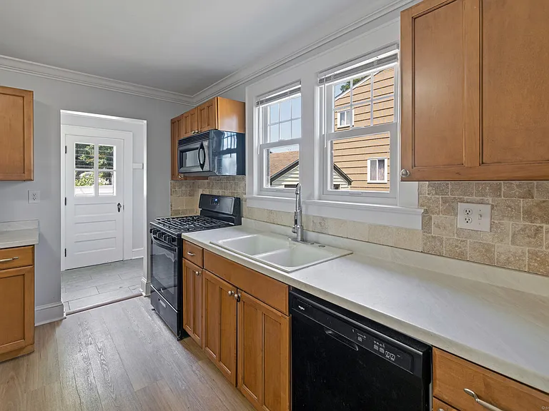Phillips St — Photo 13