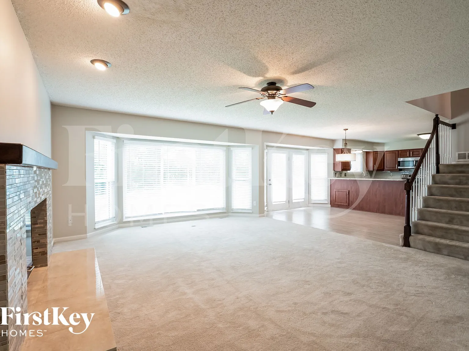 4 bed, 2.5 bath, 2539 sqft, $3,330 — Photo 3