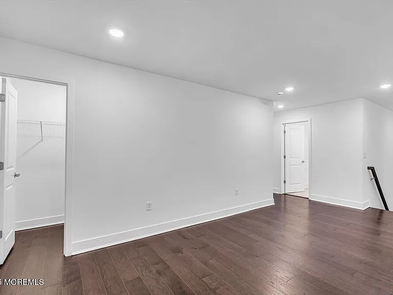 122 Woolley Ct — Photo 25