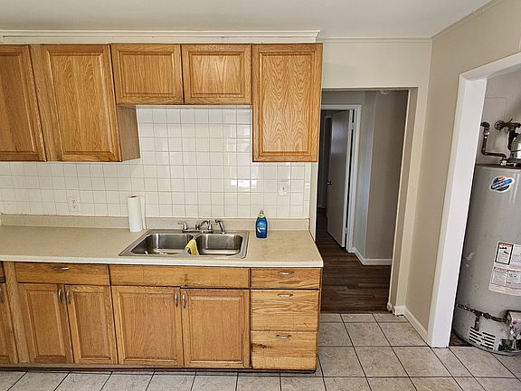4th image of 7292 Orchard Ave