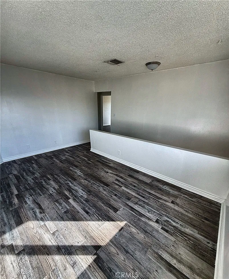 3 bed, 1.5 bath, 1690 sqft, $3,600 — Photo 2