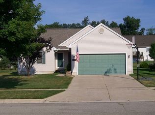 1085 Heritage Dr, Saline, MI 48176