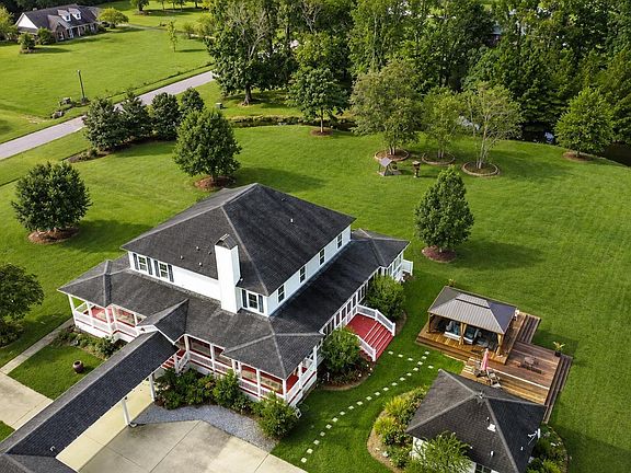 4th image of 1223 Kings View Cir