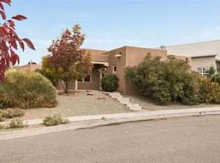 7017 Camino Rojo, Santa Fe, NM 87507