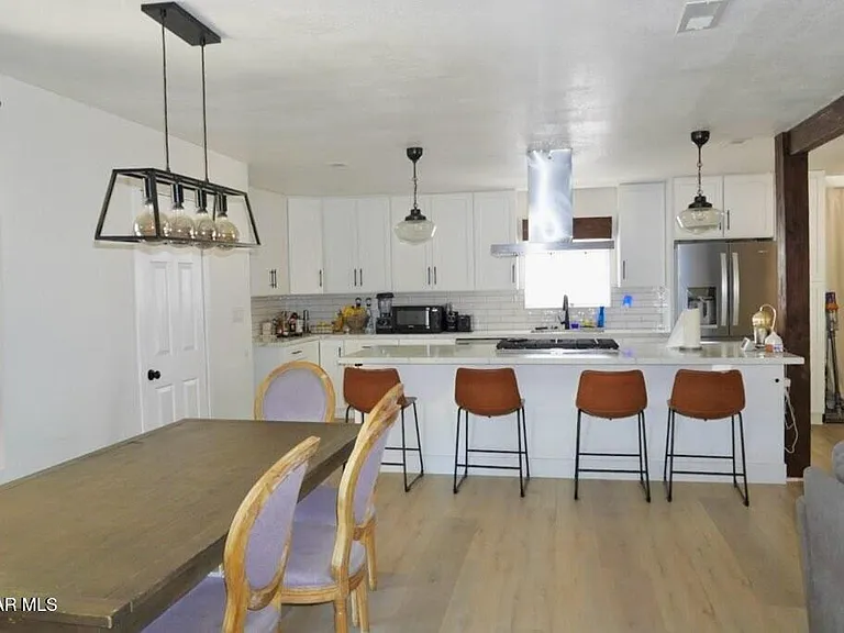 2301 Mono St — Photo 3