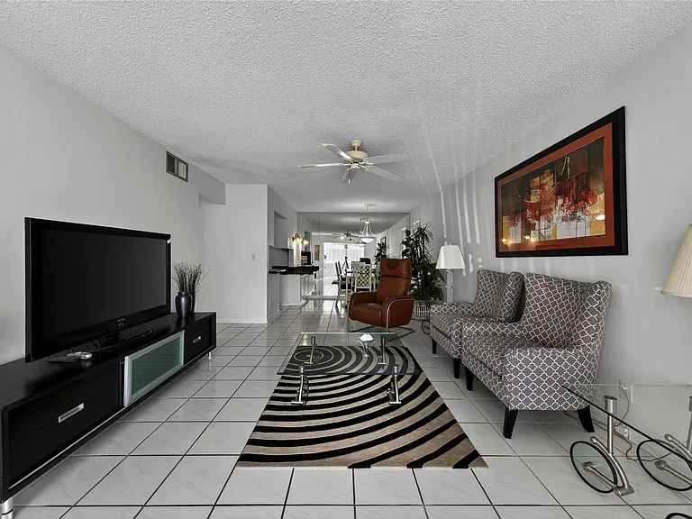 6253 Bay Club Dr #1 — Photo 3
