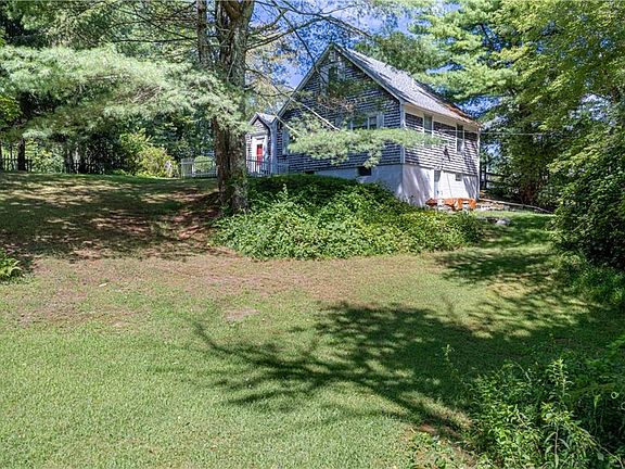 5th image of 126 Cucumber Hill Rd
