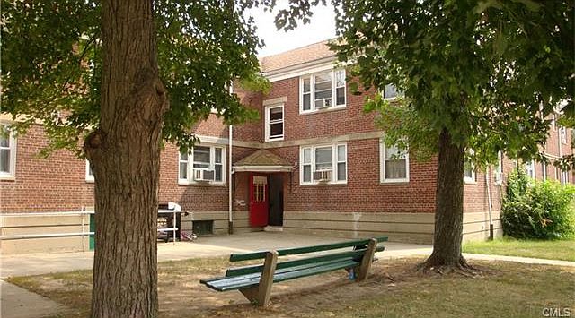 2nd image of 54 Canaan Ct APT 18