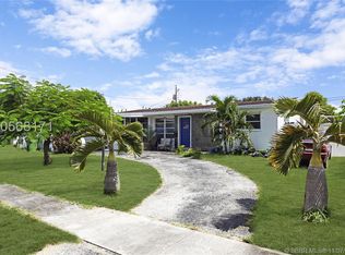 121 NW 73rd Ave, Pembroke Pines, FL 33024