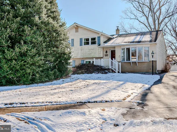 1 Keats Dr, Claymont, DE 19703