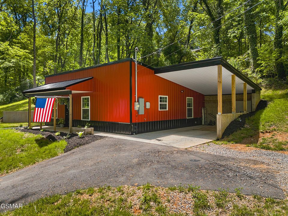 1st image of 953 Hall Dr