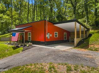 953 Hall Dr, Morristown, TN 37813