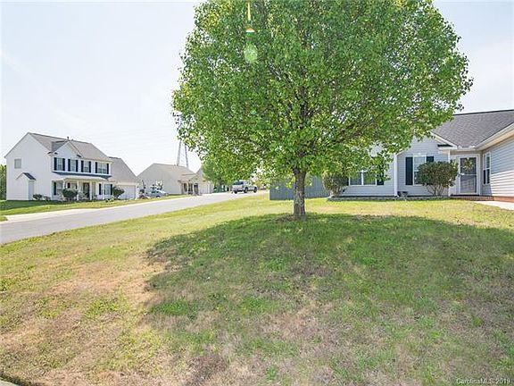 3rd image of 11214 Silver Glen Ln