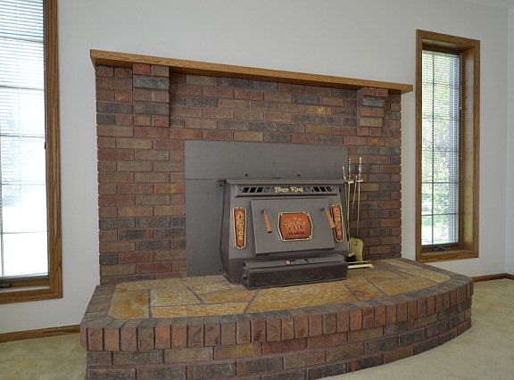 4th image of 5855 N Leonard Ave