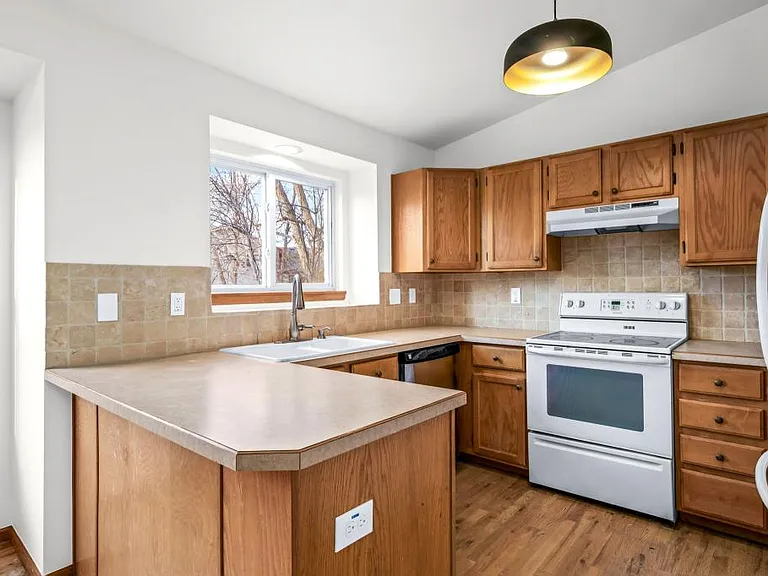 749 Peregrine Run — Photo 5