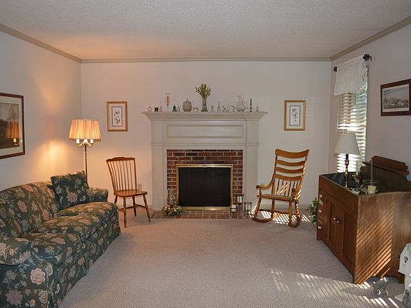 Living Room Gas Fireplace Brick Surround & Mantle!
