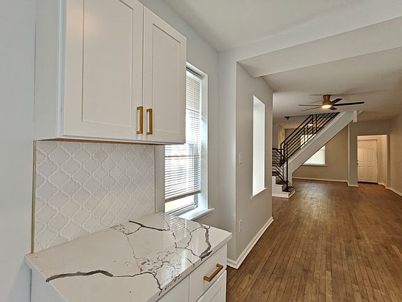 5th image of 5408 Addison St