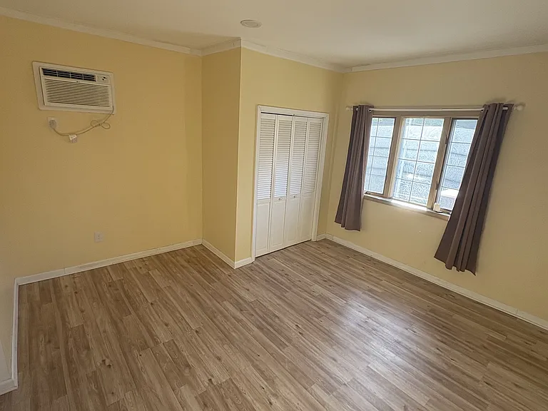 516 Forest St #1 — Photo 6