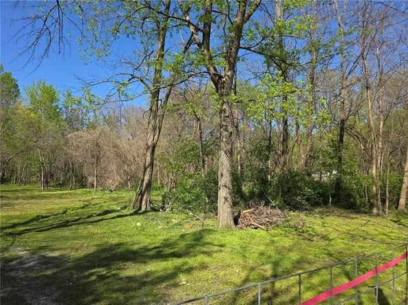 1020 W Henry St, Sedalia, MO 65301