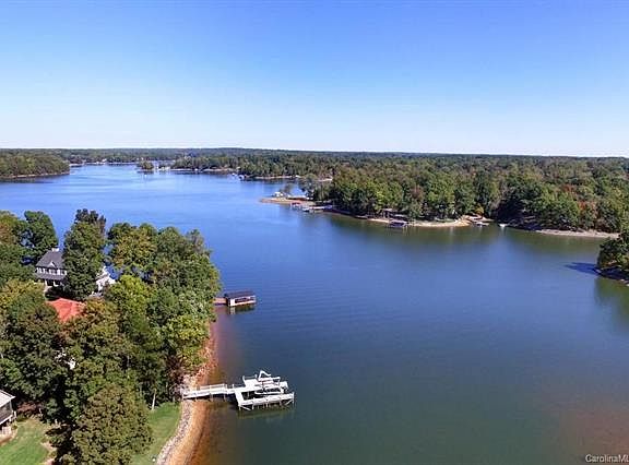 2nd image of 160 Pinnacle Shores Dr
