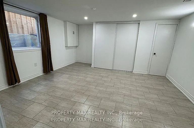 30 Glenabbey Dr #BASEMENT — Photo 21