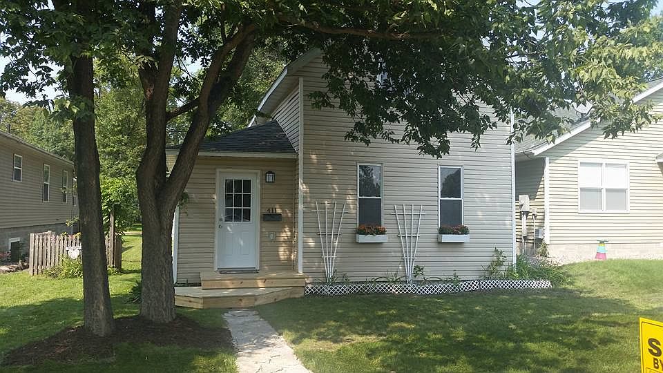 1st image of 411 Oak Ave SE