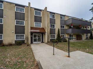 75 Hazelglen Dr #308, Kitchener, ON N2M 2E2