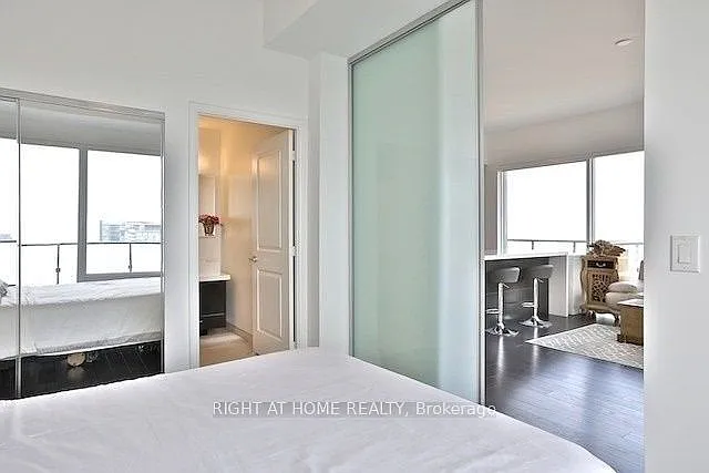 1080 Bay St #4608 — Photo 8