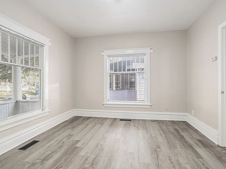 429 Davis St #1 — Photo 10