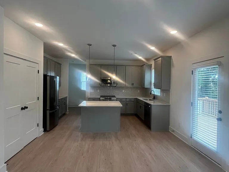 149 Rose Hannah Dr — Photo 2
